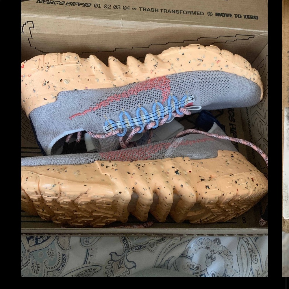 Nike Space Hippie 01 Melon Tint